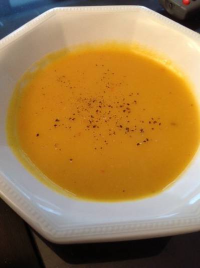 lightly-spiced-pumpkin-soup