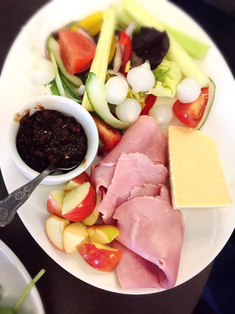 Traditional English Ploughman's Lunch Recipe Ideas