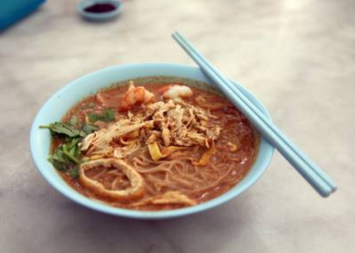Chicken laksa noodle soup