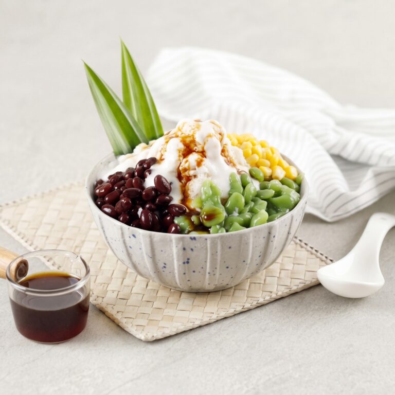 A bowl of Malaysian cendol dessert.